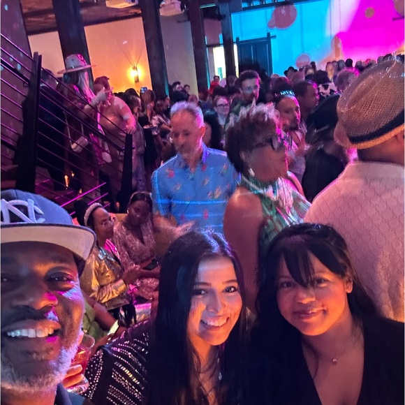 Like this listing to be notified for my next live show!! - Picture 3 of 13